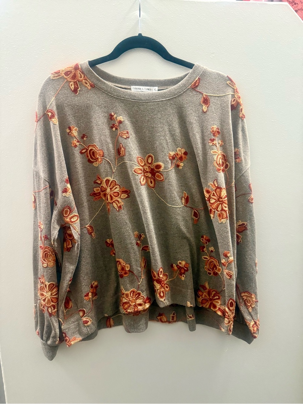 Size XL floral embroidered sweater🍄